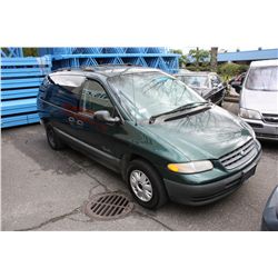 1996 PLYMOUTH GRAND VOYAGER SE, PASS VAN, GREEN, VIN # 2P4GP44R8TR746583