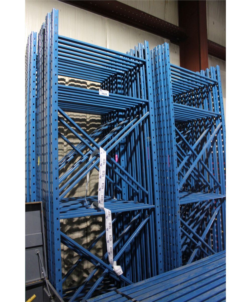 1 BLUE 10FT PALLET RACK UPRIGHT & 2 BLUE 8.5FT PALLET RACK CROSS BARS
