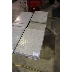 WEATHERGUARD CHECKER PLATE TOOL STORAGE BOX