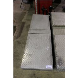 DEEZEE CHECKER PLATE TOOL STORAGE BOX