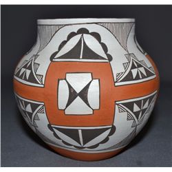 LAGUNA POTTERY JAR