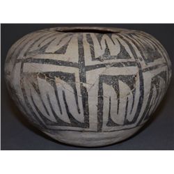 ANASAZI POTTERY OLLA