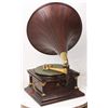 Image 8 : Victor Mahogany Type VI Phonograph