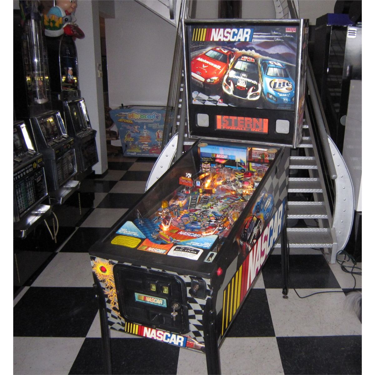 NASCAR PINBALL MACHINE BY STERN SHOPPED & EXCELLENT CONDTION!