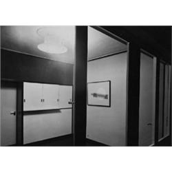 Architekturaufnahmen Bauhaus Dessau: a) Speisezimmer der Wohnung Moholy-Nagy, b) Bauhaus Dessau, von