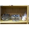 Image 4 : A selection of collectibles including two pinwheel crystal vases, a selection of china roses, Radnar
