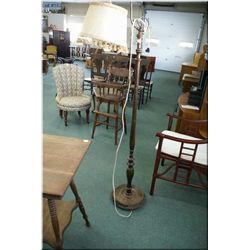 Vintage wooden bridge lamp with shade