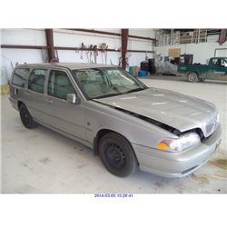 2000 - VOLVO V70