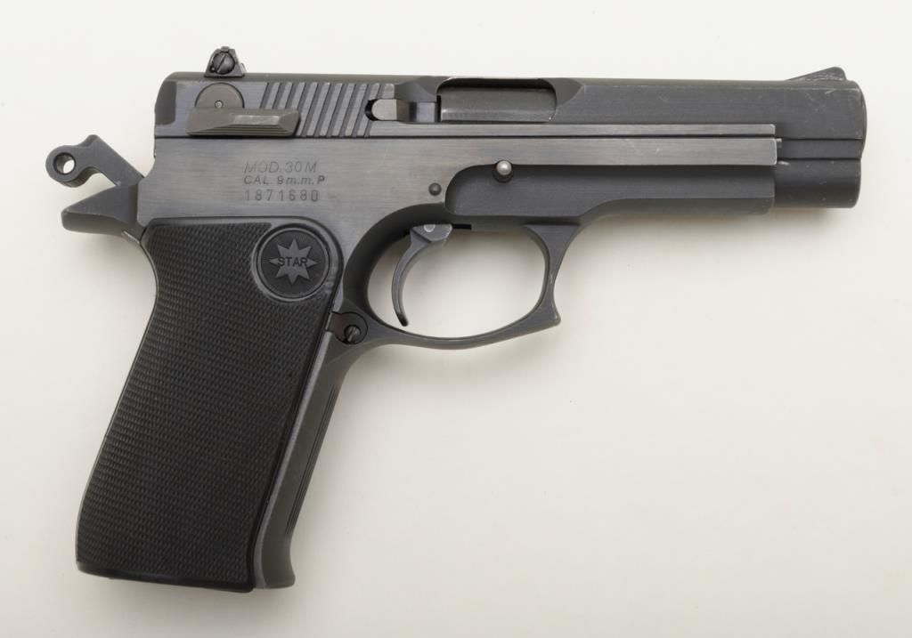 Star Model 30M semiauto pistol, 9mm cal., 41/2” barrel, blue finish, checkered hard rubber grips,