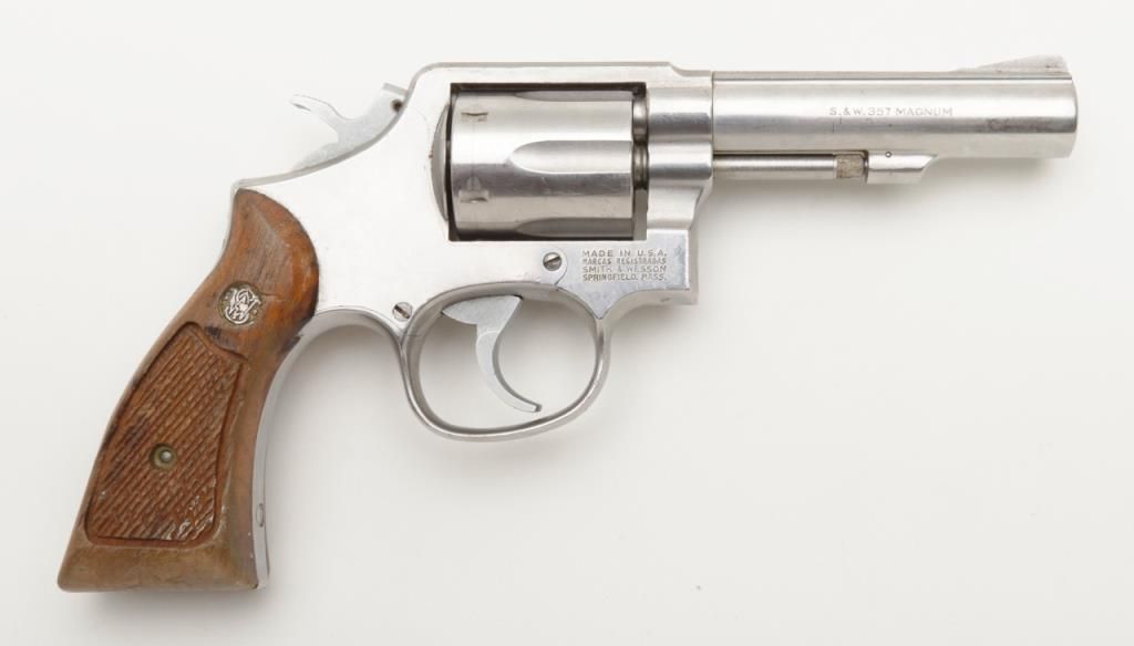Smith & Wesson Model 653 DA revolver, .357 Magnum cal., 4” barrel, stainless steel, checkered wood