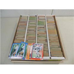 2400 1990 TOPPS BASEBALL PLAYER CARDS - MULTIPLES