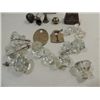 Image 3 : LOT 19 VINTAGE ITEMS: 12 GLASS DRAWER PULLS, 2