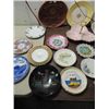 Image 5 : LOT 57 ASSORTED VINTAGE PORCELAIN & CERAMIC PLATE