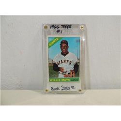 1966 TOPPS #1 BASEBALL PLAYER CARD WILLIE MAYS