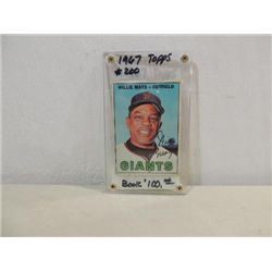 1967 TOPPS #200 BASEBALL PLAYER CARD WILLIE MAYS