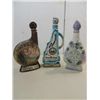 Image 1 : LOT 3 VINTAGE JIM BEAM WHISKEY CERAMIC DEANTERS: