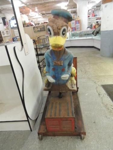 VINTAGE 1950S DONALD DUCK COIN OPERATE KIDDIE RIDE