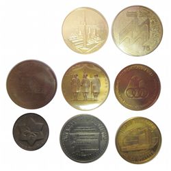 Medal; 2 x CN Tower, Compétition International Montreal 1975, The Yeoman Warders of the Tower of Lon