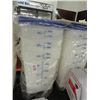 Image 1 : 6 Measured 22 Qt. Cambro Storage - 6 Times the Money
