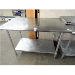 S/S 4' Bull Nose Table w/Undershlef