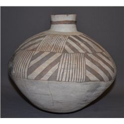 ANASAZI POTTERY JAR