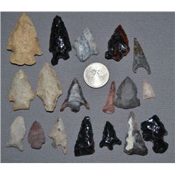 COLLECTION OF EIGHTEEN ARROW HEADS