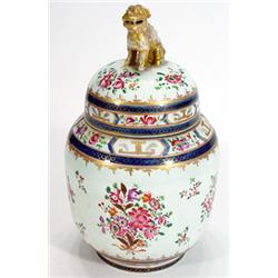 Hand painted Samson Chinese amorial jar and cover with foo dog finial, decorated in blues, reds a…