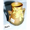 Image 1 : 1 ROSEVILLE VASE. HEIGHT 6", WEIGHT 1.75LBS....