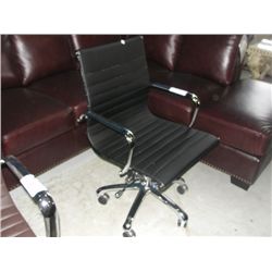 BLACK AND CHROME GAS LIFT OFFICE CHAIR