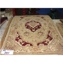 APPROX 3'X2' WOOL PILE FLORAL PATTERN THROW RUG