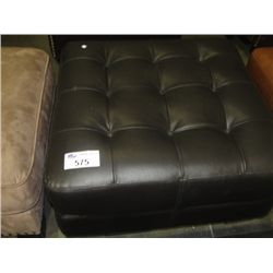 BROWN LEATHER FOOTSTOOL OTTOMAN