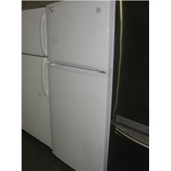 DAEWOO WHITE 2 DOOR FRIDGE - STORE RETURNED APPLIANCE