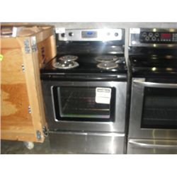 WHIRLPOOL STAINLESS STEEL STOVE - STORE RETURNED APPLIANCE