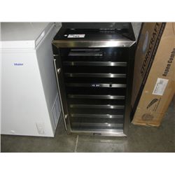 SUNBEAM STAINLESS STEEL AND BLACK WINE COOLER - STORE RETURNED APPLIANCE