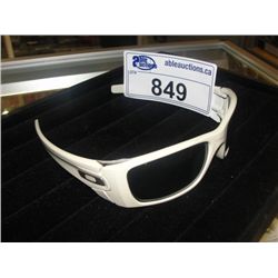 PAIR OF DESIGNER SUNGLASSES -  WHITE FRAMES - IMMITATION OAKLEYS