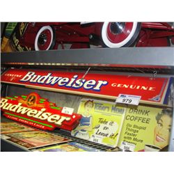 BUDWEISER  LIGHTED POOL TABLE LIGHT