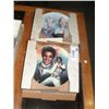 Image 1 : 2 COLLECTORS PLATES; ELVIS PRESLEY AND MARILYN MONROE