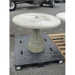 ROUND CONCRETE GARDEN / YARD TABLE