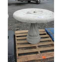 ROUND CONCRETE GARDEN / YARD TABLE