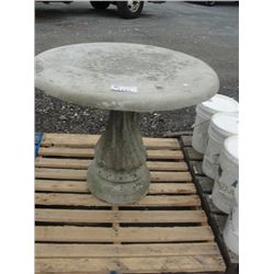 ROUND CONCRETE GARDEN / YARD TABLE