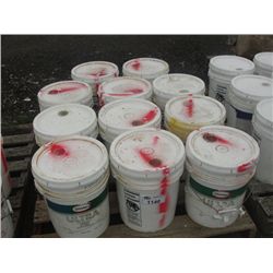 PALLET LOT OF 11 5G CONTAINERS OF WHITE PRIMER