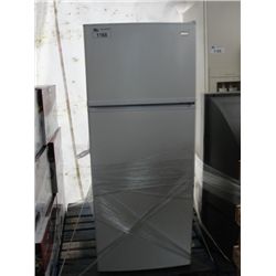 SANYO WHITE APARTMENT SIZE REFRIGERATOR