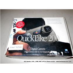 APPLE QUICKTAKE 200 DIGITAL CAMERA