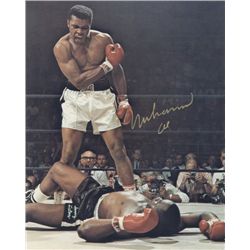 Muhammad Ali signed 8 x 10 photo