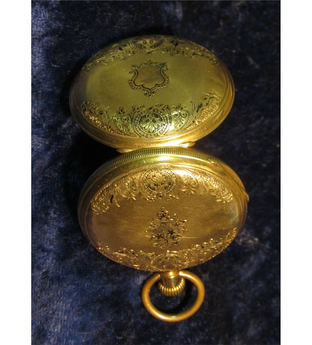 469. Vintage pocket watch case marked “Richard & Co. Geneva Pendant