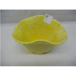 Shawnee No. 2504 Yellow Sponge Planter