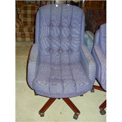 Purple Swivel/Armed Desk Chair