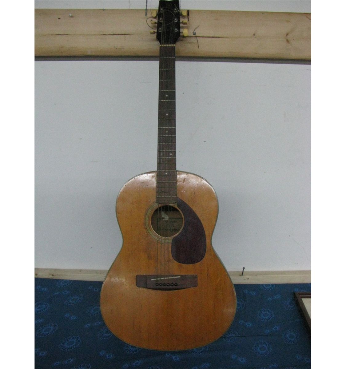 VINTAGE YAMAHA GUITAR MODEL FG75