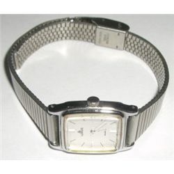 WOMENS *LORUS* WATCH WITH METAL BAND!! WATCH CAME OUT OF SAFE!!