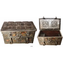 Iron "armada" chest, no keys, with cover plate, late 1600s, painted.